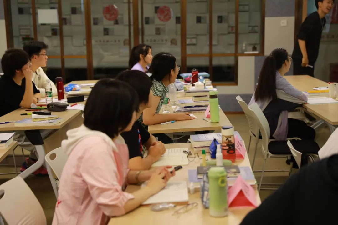 自備朗誦稿件怎么選擇