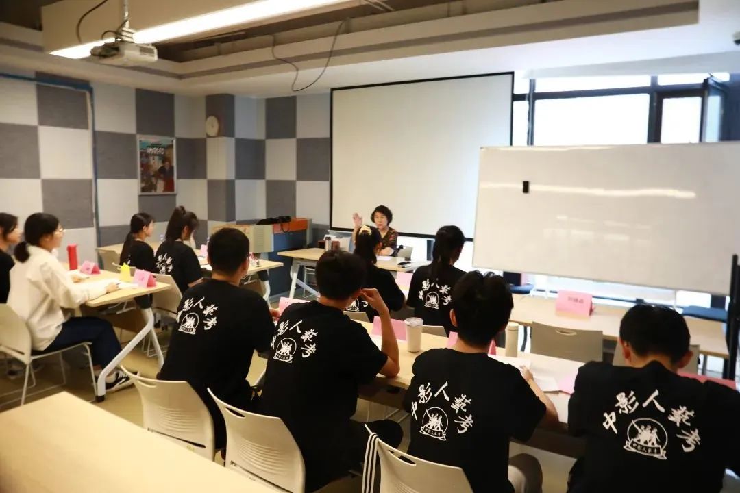 自選朗誦稿件《我驕傲，我是一個大兵》