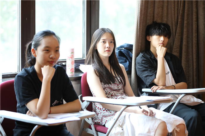 表演藝考為什么要設(shè)定面試環(huán)節(jié)呢