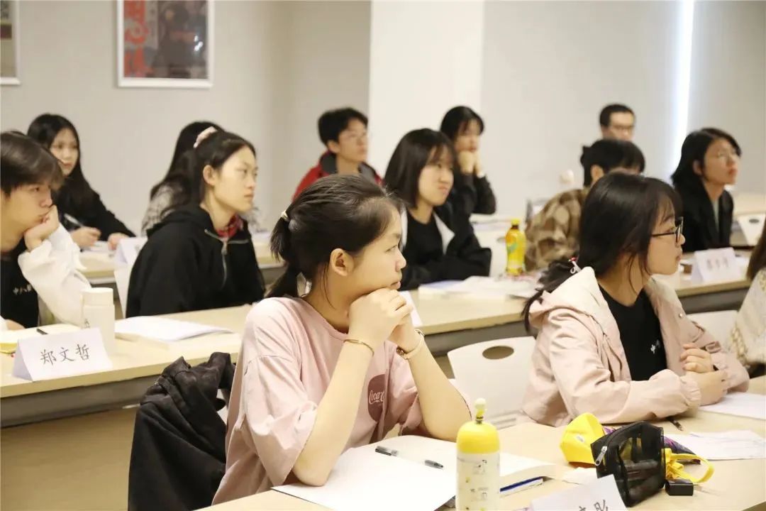表演生練習聲樂時要注意什么