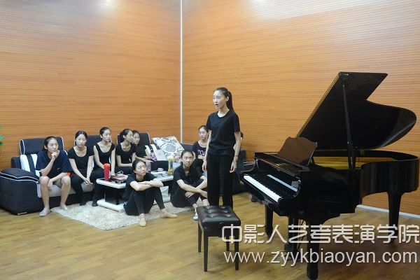 聲樂(lè)訓(xùn)練課堂.JPG