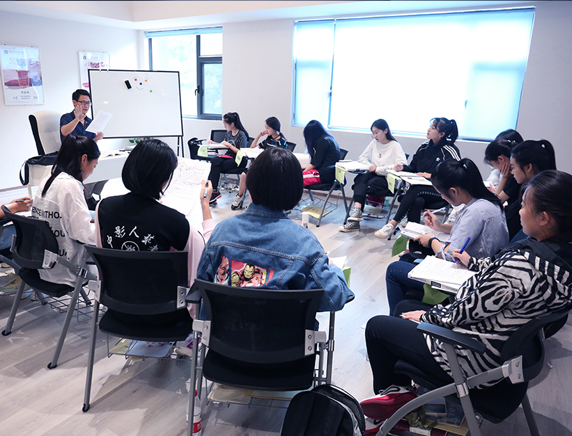 表演藝考臺詞朗誦稿件《承諾》