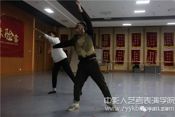 表演培訓班上課時現場照片