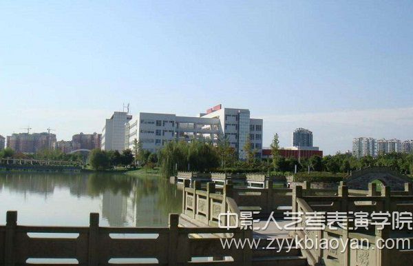 四川音樂學(xué)院2.jpg
