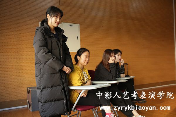 演員