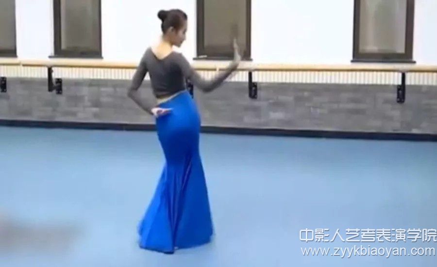 關曉彤藝考現場
