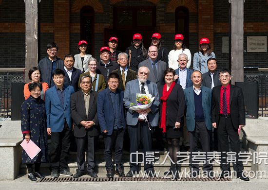 上戲與會代表合影.jpg