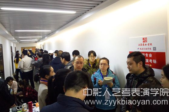 媒體記者考察戲劇影視表演復試候考區.jpg