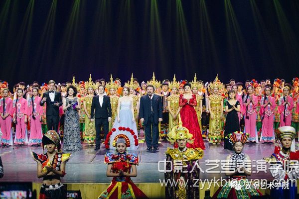 2017年中俄藝術(shù)交流晚會(huì)“域之韻”.jpg