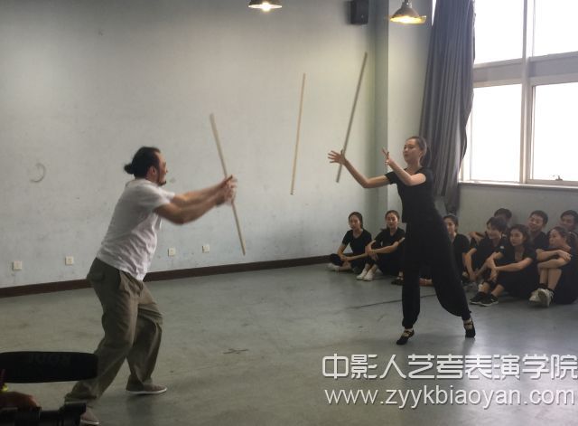 外籍專家為同學們授課.jpg